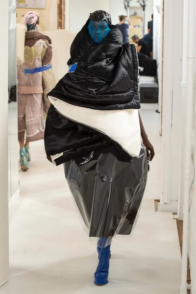 Look 29